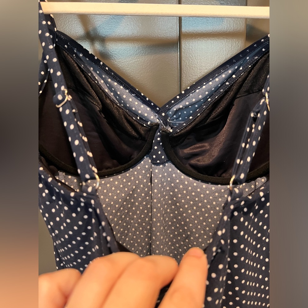 Miraclesuit 2 piece swimsuit - Picture 9 of 11